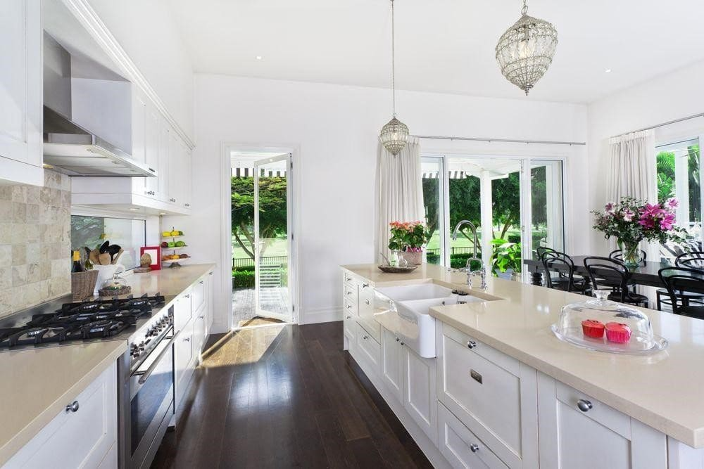 Atlanta Kitchen Remodeling: Features and Fixtures for the Frequent Host